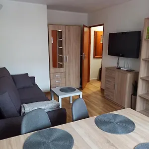 https://apartamenty-jola.szklarskaporebahotels.net